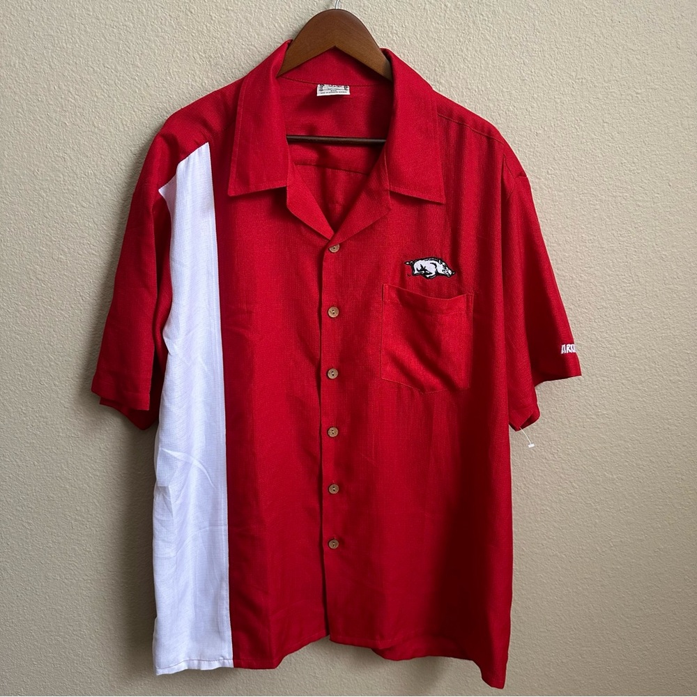 Maui Trading Co Arkansas Razorbacks Men’s Bowling Shirt